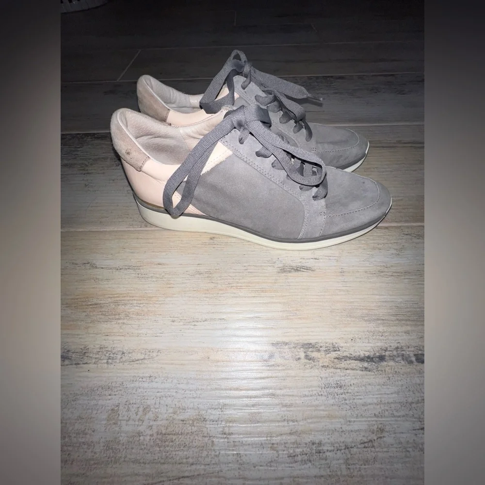Anthropologie Louise et Cie Berlena Sneakers Gray and Pink Size 8 Suede Leather - Picture 3 of 7